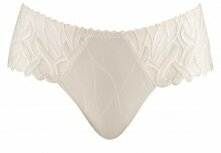 Luxe Julia Shorty van Louisa Bracq in ivoor, beschikbaar in maat 34 t/m 46.