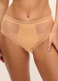 Fantasie Fusion Slip Beige &ndash; elegante, comfortabele slip met gladde afwerking in een natuurlijke beige tint.