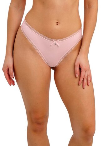 Freya Flirt Pink Frost Thong &ndash; zachte, comfortabele string in een frisse roze tint met subtiele details.