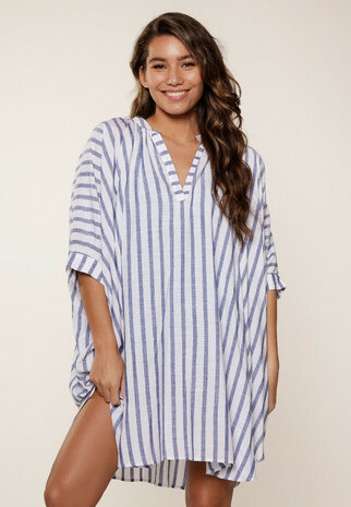 Luchtige blauw‑wit gestreepte blousejurk van LingaDore met een comfortabele pasvorm, verkrijgbaar in maat 36 t/m 46.